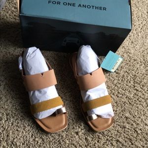 Toms woman’s sandals